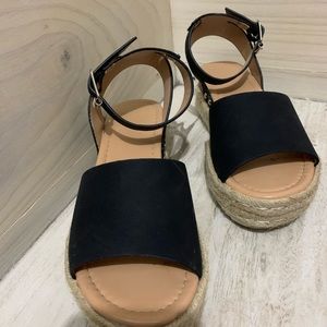 Black Open Toe Wedged Sandals